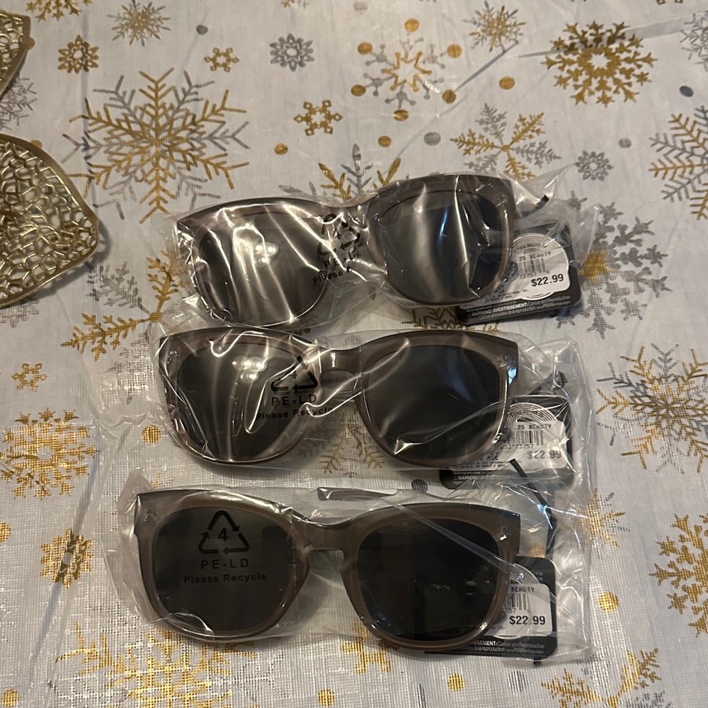 Foster Grant Women's Sunglasses - Black  3 pair for  20.00